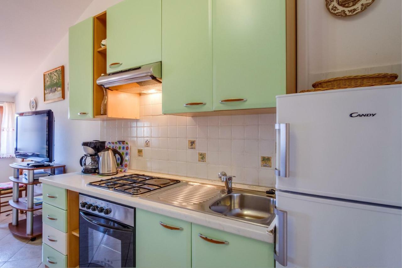 Apartmani Zorica Martinšćica Exterior foto