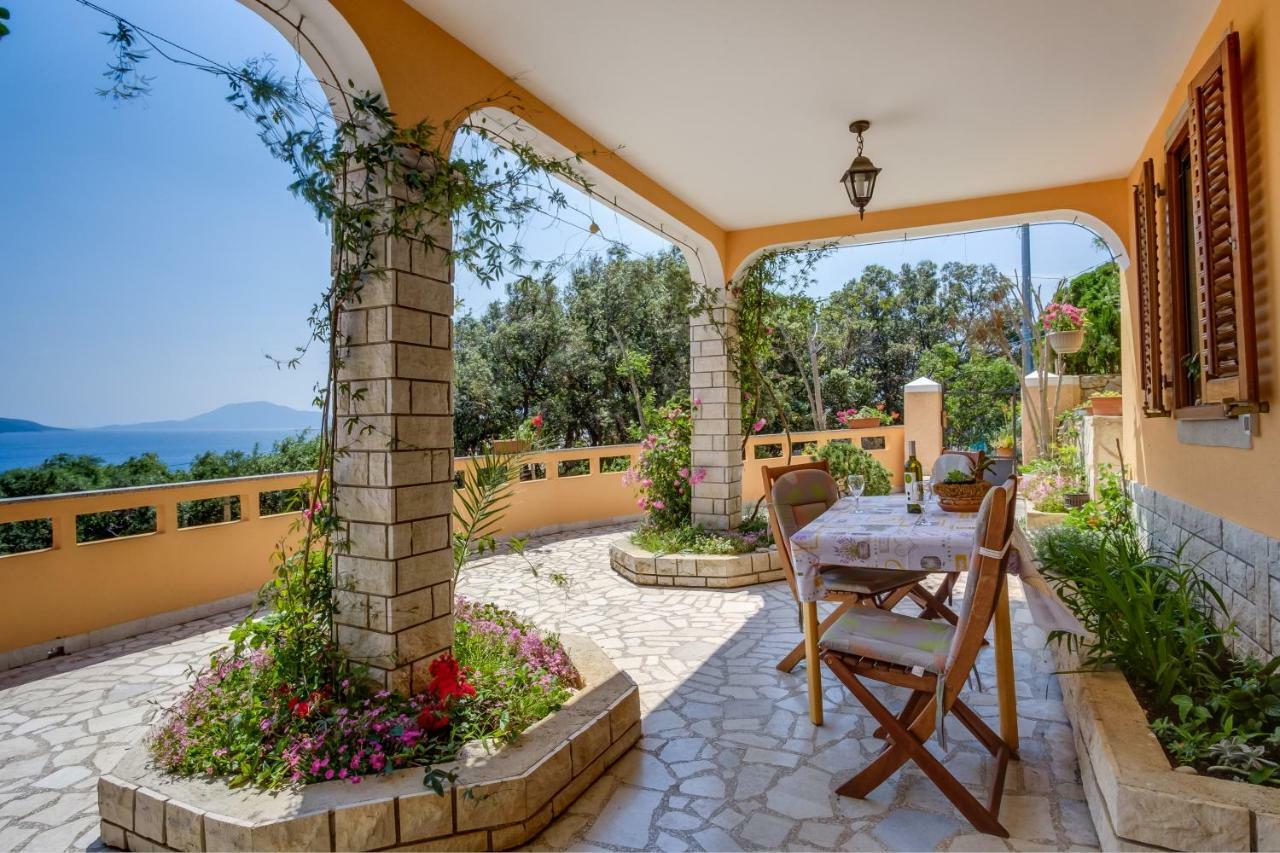 Apartmani Zorica Martinšćica Exterior foto
